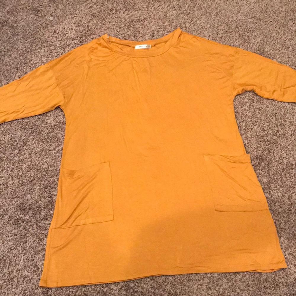 Button back boutique tunic